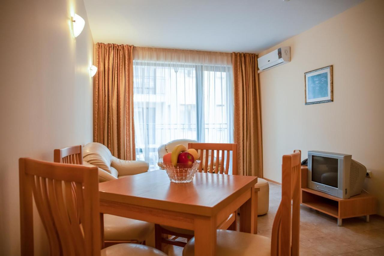 Aparthotel Rose Village Sunny Beach Esterno foto
