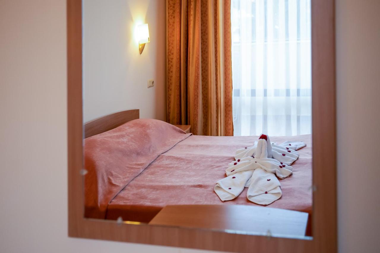 Aparthotel Rose Village Sunny Beach Esterno foto