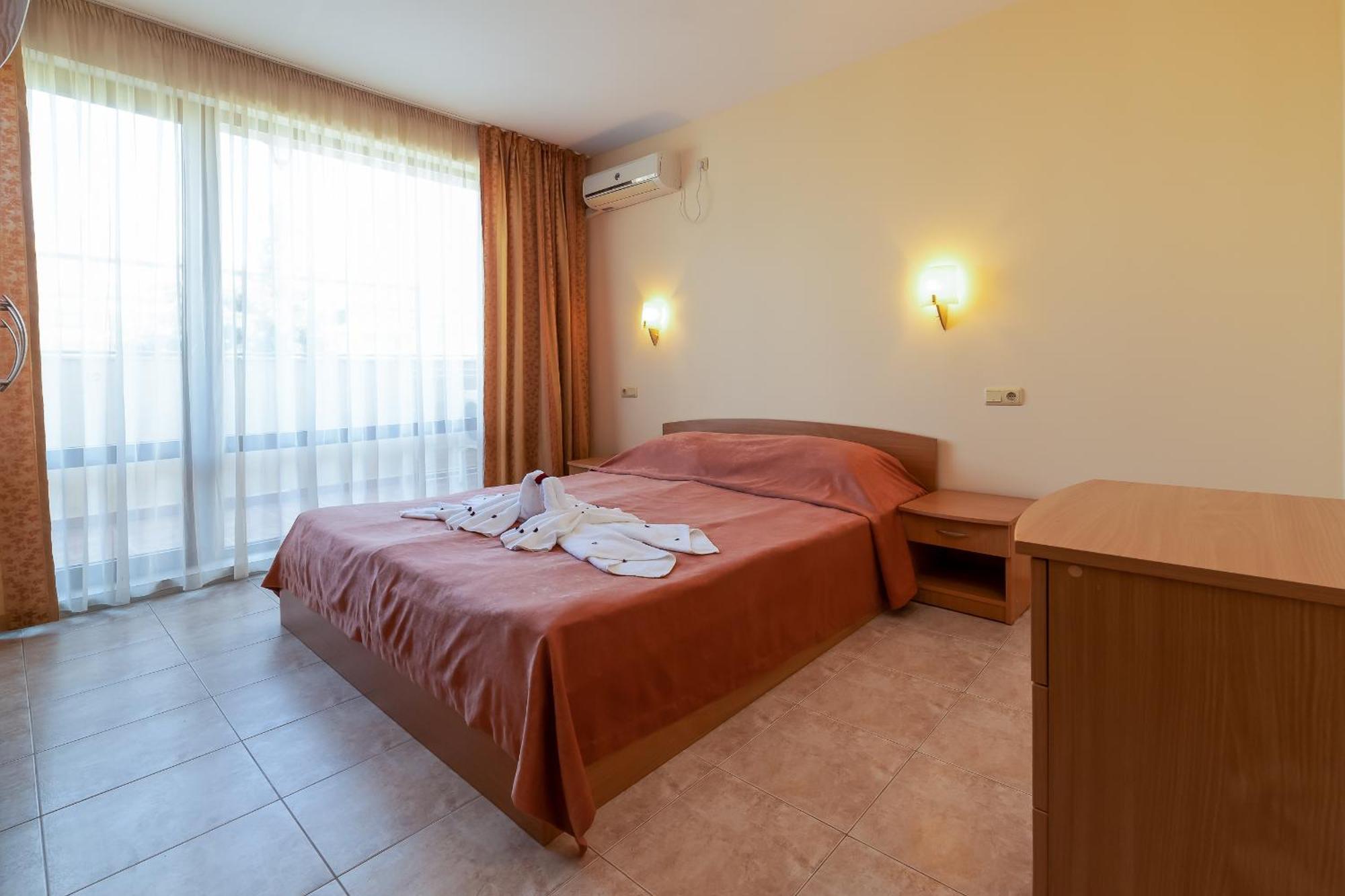Aparthotel Rose Village Sunny Beach Esterno foto