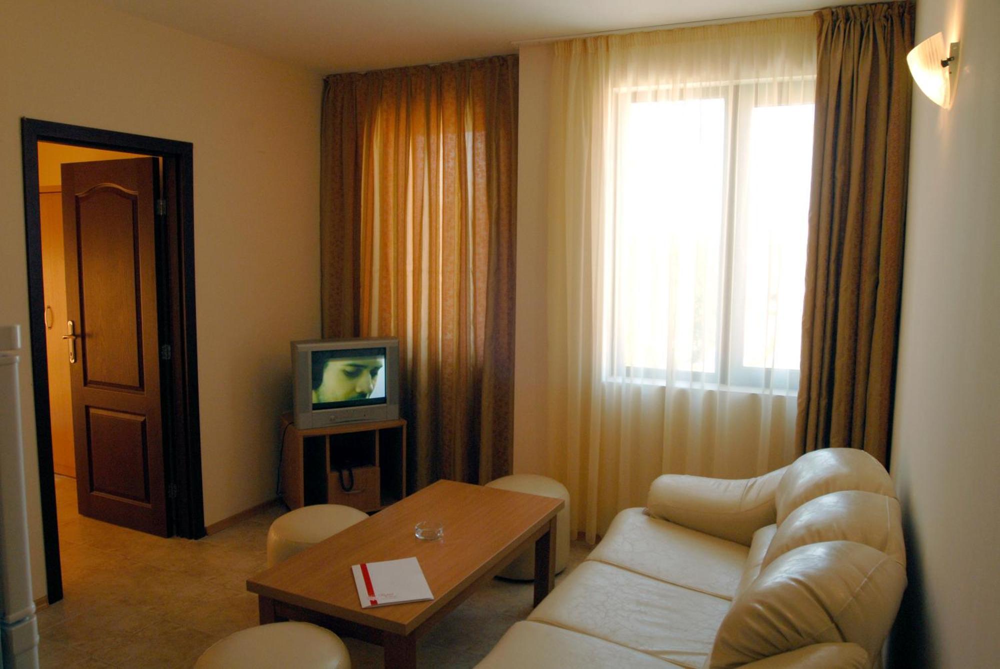 Aparthotel Rose Village Sunny Beach Esterno foto