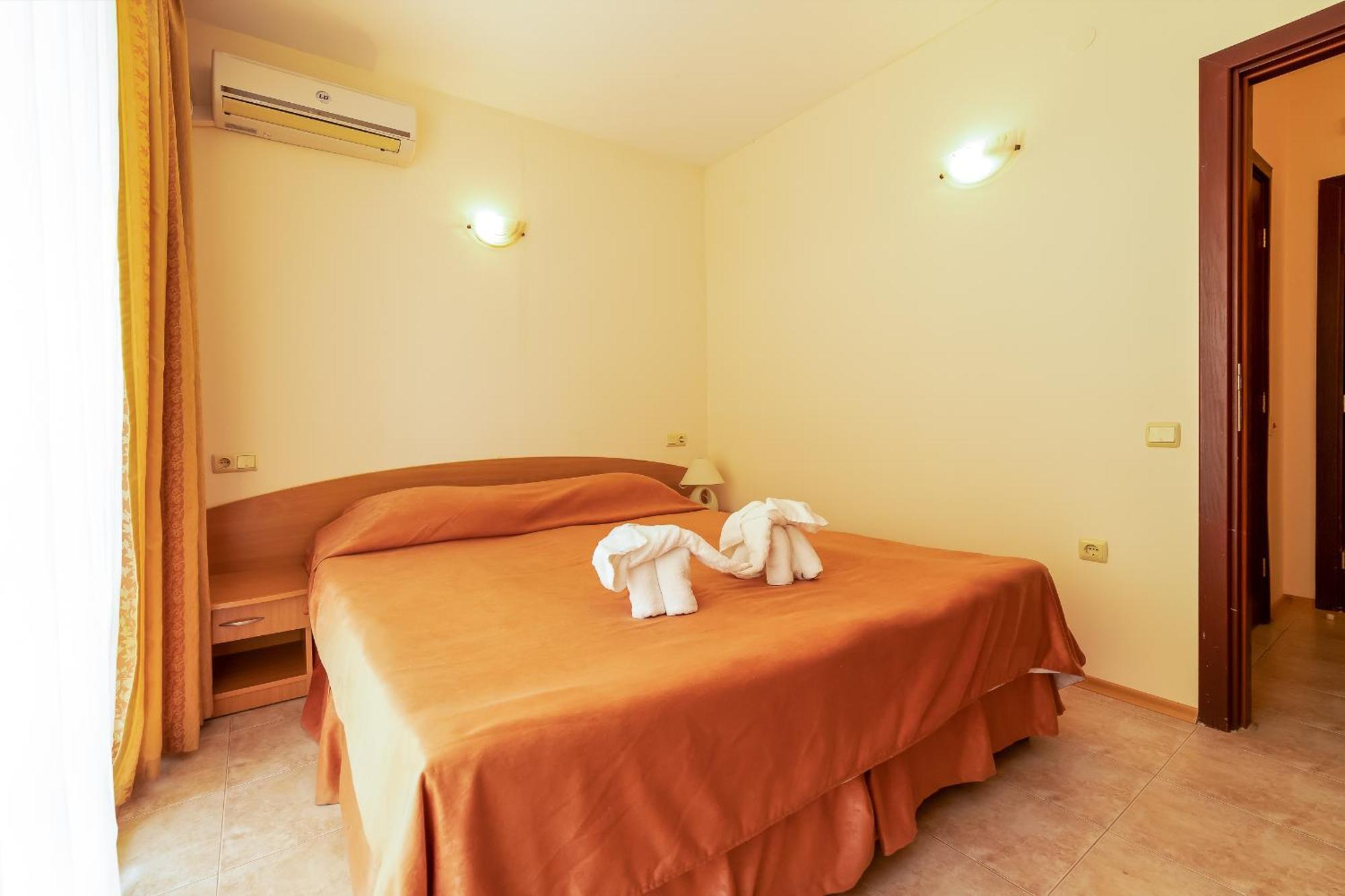 Aparthotel Rose Village Sunny Beach Esterno foto