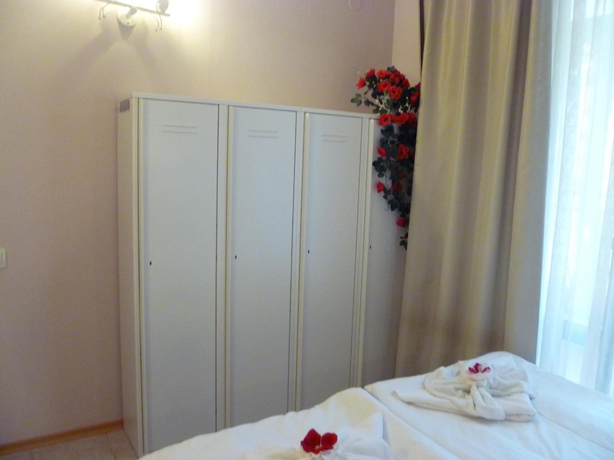 Aparthotel Rose Village Sunny Beach Esterno foto