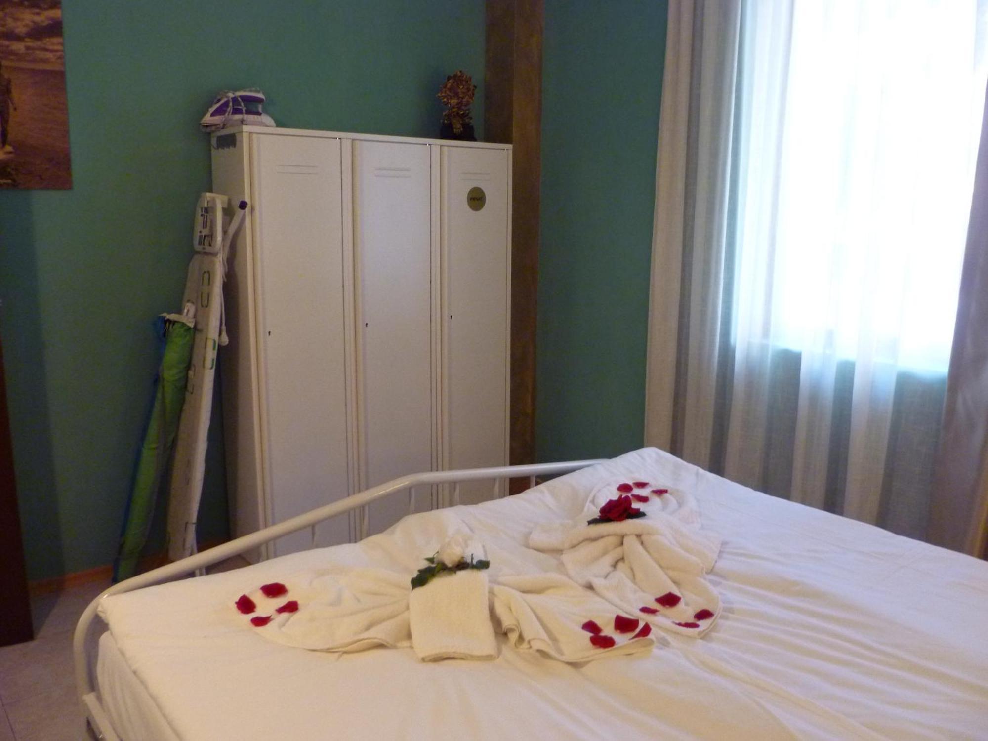 Aparthotel Rose Village Sunny Beach Esterno foto