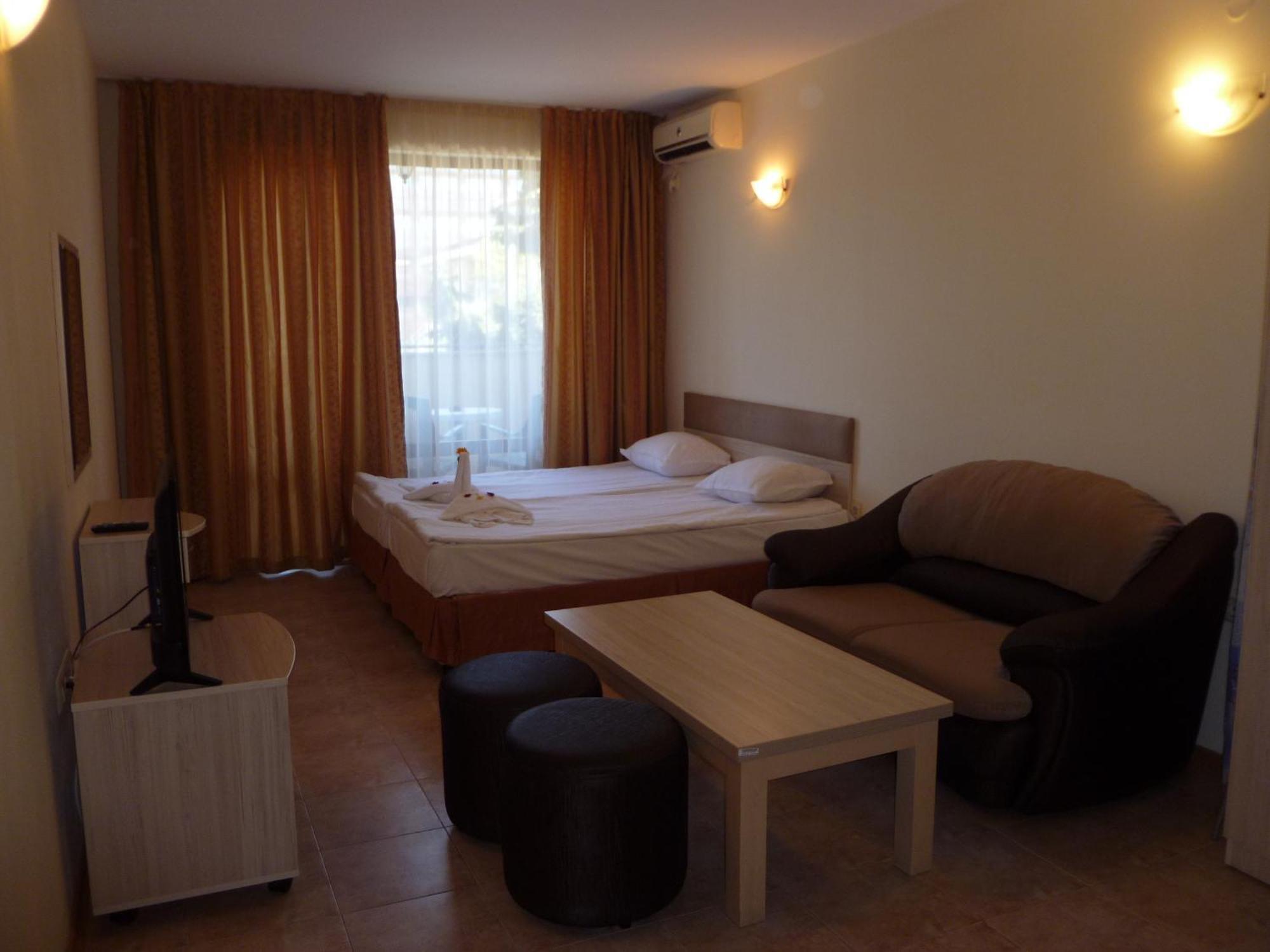 Aparthotel Rose Village Sunny Beach Esterno foto