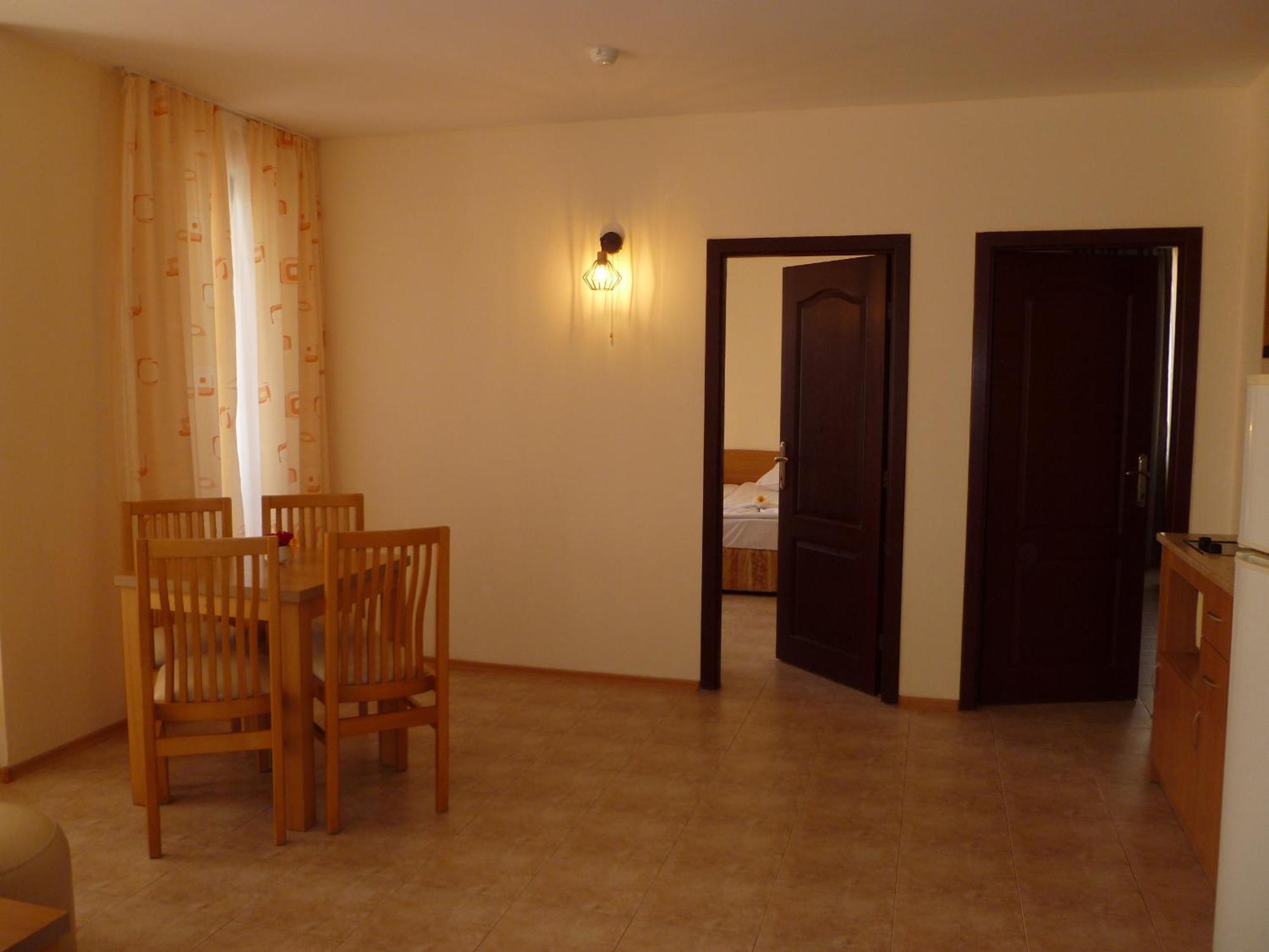 Aparthotel Rose Village Sunny Beach Esterno foto