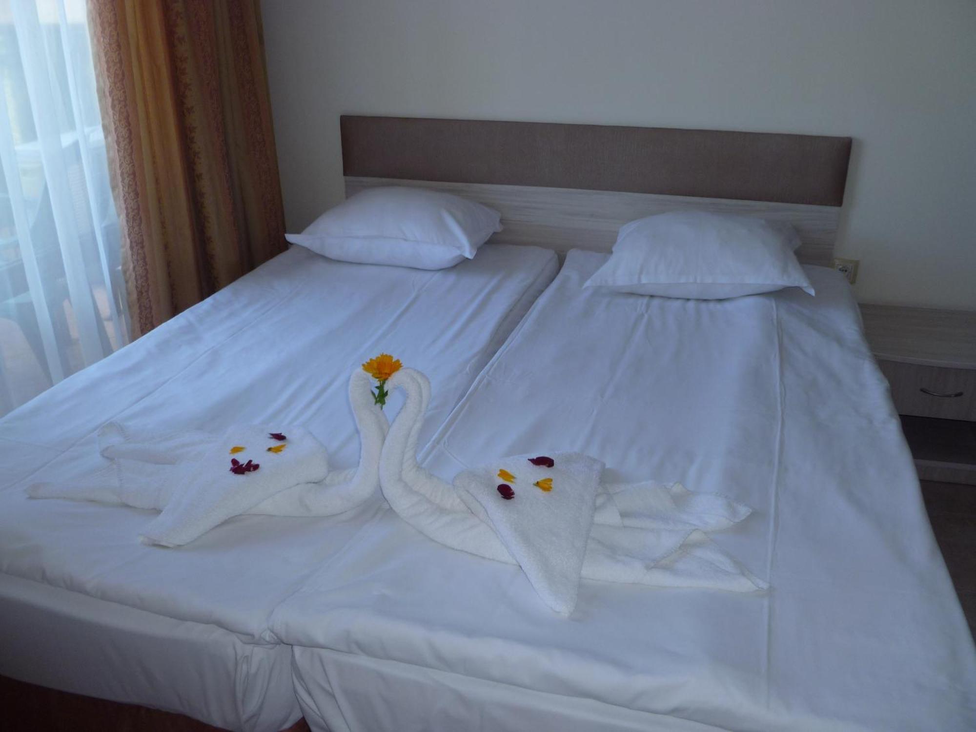 Aparthotel Rose Village Sunny Beach Esterno foto